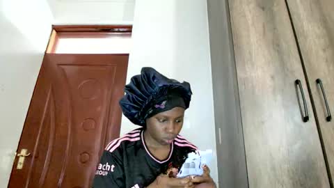 glossybae online show from November 11, 2025, 11:32 am