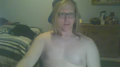 Snapshot of gnger31foru chatting on December 15, 2024, 1:13 am Steven Meadow online show from December 15, 2024, 1:13 am