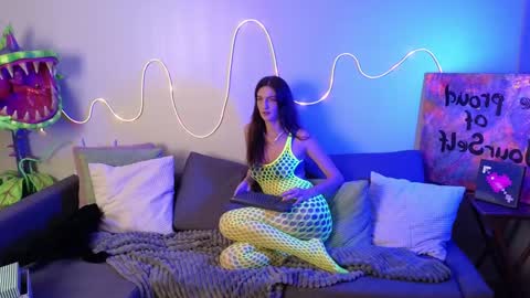 Snapshot of goddess_marylin chatting on January 21, 2025, 10:08 am 330 UTC2 girls online show from January 21, 2025, 10:08 am