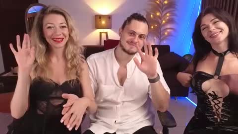 Snapshot of goddess_marylin chatting on January 29, 2025, 3:22 am 330 UTC2 girls online show from January 29, 2025, 3:22 am