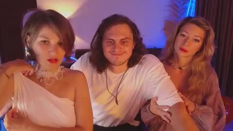 Snapshot of goddess_marylin chatting on February 8, 2025, 4:14 am 330 UTC2 girls online show from February 8, 2025, 4:14 am