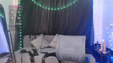 Snapshot of goddess_orsa chatting on March 5, 2025, 5:18 am Orsa online show from March 5, 2025, 5:18 am