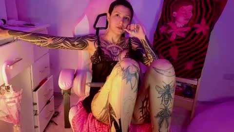 vee online show from April 15, 2026, 6:20 am