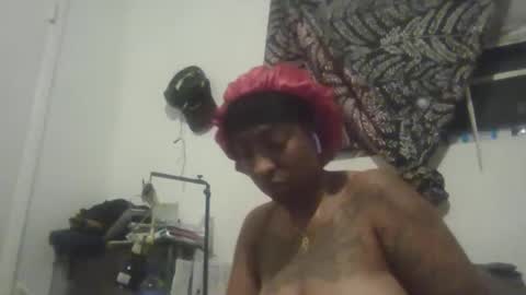 Snapshot of goddessdopamine chatting on February 10, 2025, 6:53 am Goddess Dopamine online show from February 10, 2025, 6:53 am