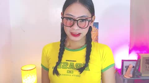 Kyla and Nian online show from November 21, 2025, 12:32 am