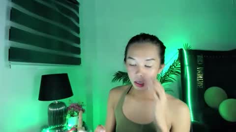 JENNIFER online show from November 8, 2025, 11:43 am