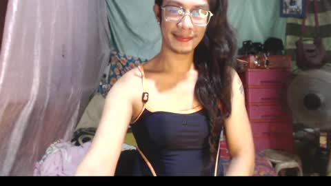 Snapshot of goddesssonyaxxx chatting on June 23, 2026, 6:33 am KENNY DOLL online show from June 23, 2026, 6:33 am