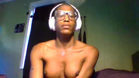Snapshot of goddexx_kii chatting on May 1, 2026, 10:31 am goddexx_kii online show from May 1, 2026, 10:31 am
