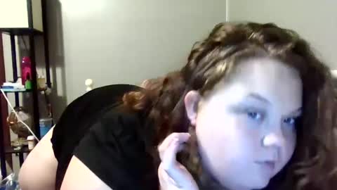 godessisabella online show from September 26, 2025, 7:56 am