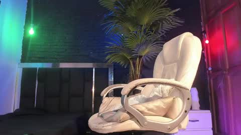 HUAN online show from February 16, 2025, 5:04 am