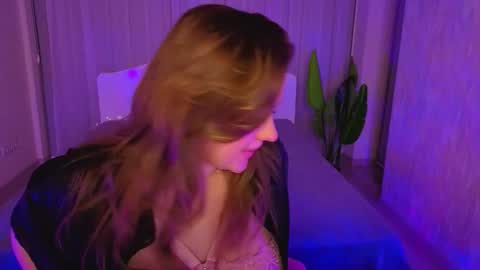 Lilya online show from February 2, 2026, 11:03 pm