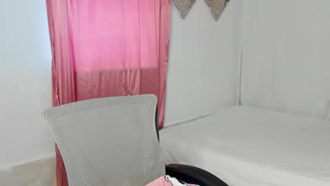 Snapshot of gold_curlscb chatting on July 15, 2026, 5:18 pm Mary online show from July 15, 2026, 5:18 pm