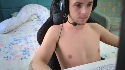 Golden boyyy21 online show from February 6, 2026, 7:34 am