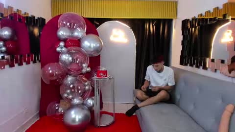 golden_girl_house online show from September 9, 2025, 6:40 pm