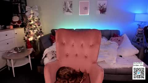 Snapshot of golden_miki chatting on December 7, 2024, 5:37 am Shy in the streets but a freak in the sheets online show from December 7, 2024, 5:37 am