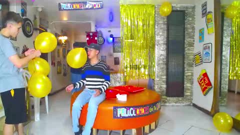 Snapshot of goldenjoi chatting on March 4, 2025, 11:40 am GOLDENJOI online show from March 4, 2025, 11:40 am