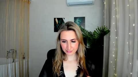 Olivia online show from March 1, 2025, 1:53 am