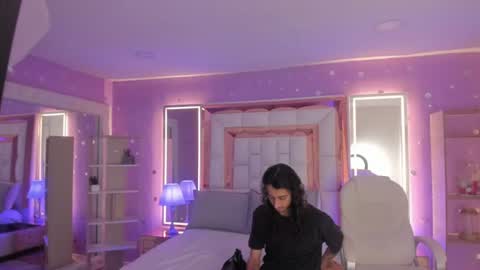 Snapshot of goldentemptation_ chatting on July 17, 2026, 7:30 pm goldentemptation_ online show from July 17, 2026, 7:30 pm