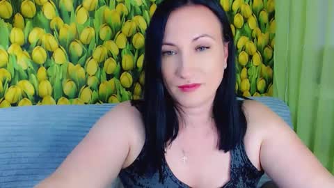 Snapshot of goldmoonn chatting on June 6, 2026, 4:01 pm goldmoonn online show from June 6, 2026, 4:01 pm