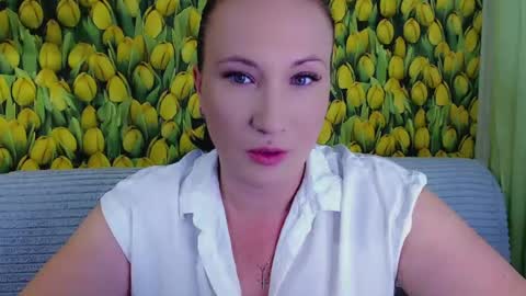 goldmoonn online show from July 26, 2026, 10:33 am