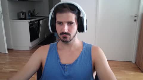 goldnic_10 online show from September 15, 2025, 12:38 pm