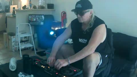 goldyguy011 online show from July 23, 2026, 12:02 am