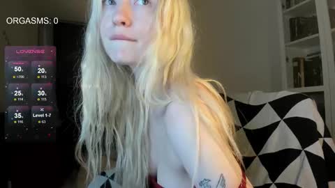 Snapshot of goodg_oddamn chatting on September 18, 2025, 3:41 am SOPHIE online show from September 18, 2025, 3:41 am