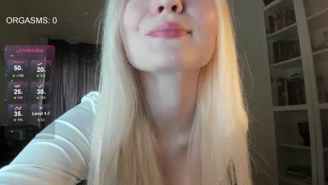 Snapshot of goodg_oddamn chatting on October 20, 2025, 11:21 am SOPHIE online show from October 20, 2025, 11:21 am