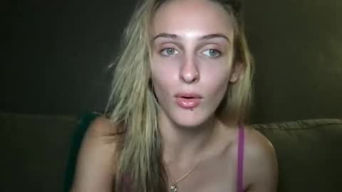 Snapshot of goodgirlliv chatting on October 4, 2025, 1:47 am goodgirlliv online show from October 4, 2025, 1:47 am