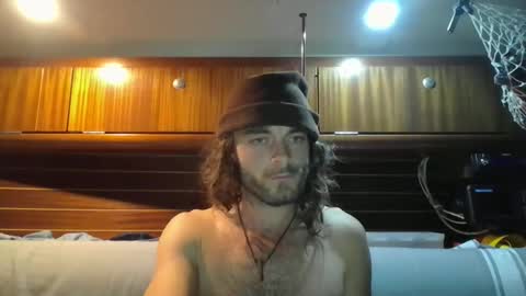 gooleek online show from October 15, 2025, 8:42 pm