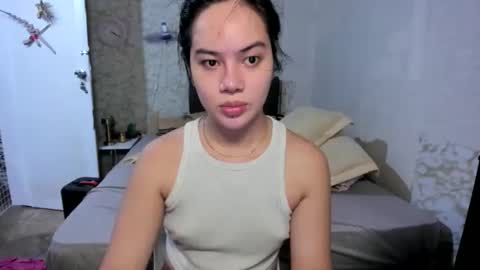 geneviev online show from December 15, 2025, 8:07 am