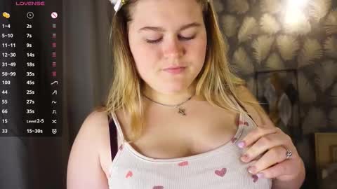 Snapshot of gorgeous_beaux chatting on October 6, 2025, 6:38 pm Sexy Mona 3 online show from October 6, 2025, 6:38 pm