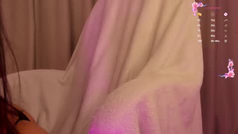 Snapshot of gorgeous_brunette chatting on February 28, 2025, 3:04 pm Rose online show from February 28, 2025, 3:04 pm