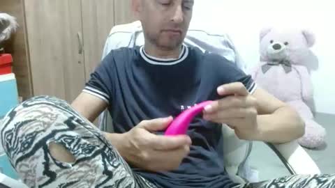 Andres online show from April 8, 2026, 10:37 am