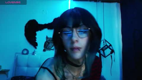 goth_minerva online show from September 9, 2025, 1:43 pm