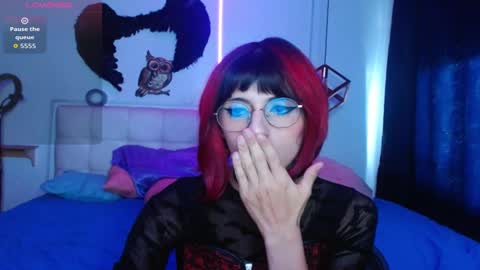 goth_minerva online show from September 25, 2025, 1:59 pm