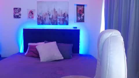 goth_minerva online show from December 19, 2025, 1:51 pm