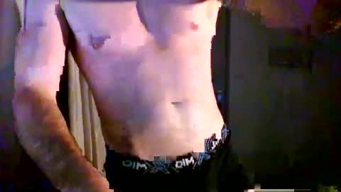 goura2000 online show from January 20, 2025, 11:43 pm