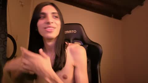 angelito tu novio online show from April 11, 2026, 3:33 am