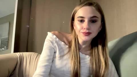 gracetorrezz online show from October 9, 2025, 7:23 pm