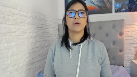 Snapshot of graceymilf999 chatting on January 3, 2025, 11:03 am Gracey Milf online show from January 3, 2025, 11:03 am