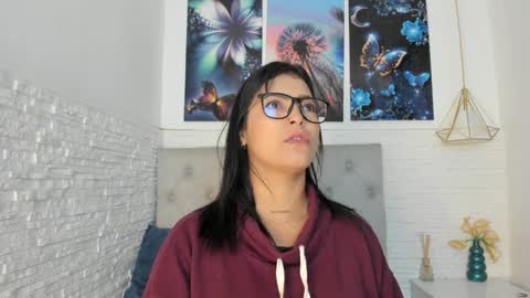 Snapshot of graceymilf999 chatting on January 4, 2025, 11:00 am Gracey Milf online show from January 4, 2025, 11:00 am