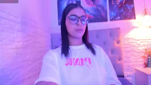 Snapshot of graceymilf999 chatting on March 5, 2025, 11:38 am Gracey Milf online show from March 5, 2025, 11:38 am