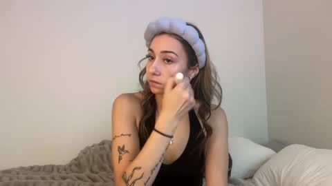 graceyrose online show from September 30, 2025, 5:07 pm
