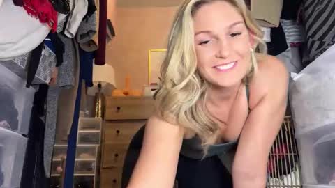 Snapshot of graciemae_baexx chatting on January 28, 2025, 8:36 pm Gracie Mae online show from January 28, 2025, 8:36 pm