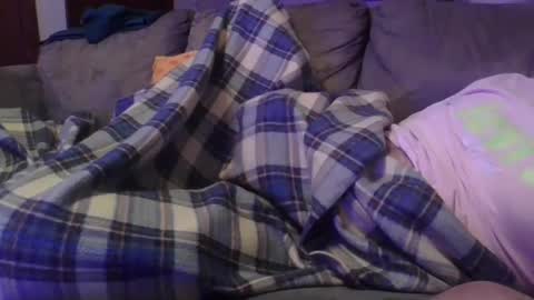 7 in boy toy online show from December 8, 2024, 6:22 am