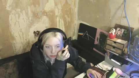 Snapshot of graylovescookies chatting on December 17, 2024, 10:11 pm graylovescookies online show from December 17, 2024, 10:11 pm