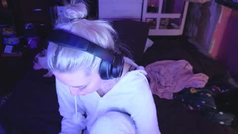 Snapshot of graylovescookies chatting on December 26, 2024, 7:27 pm graylovescookies online show from December 26, 2024, 7:27 pm