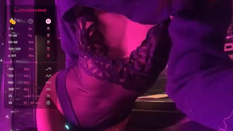 graylovescookies online show from March 25, 2026, 11:00 pm