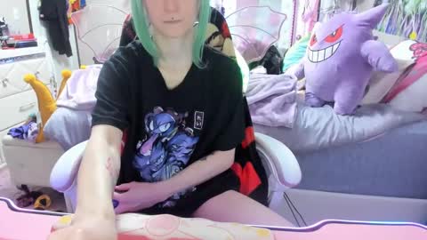 Snapshot of greeneyedlovexo chatting on October 9, 2025, 6:39 pm GreenEyedLovexo online show from October 9, 2025, 6:39 pm